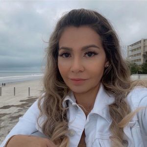 Meet your Posher, Adriana